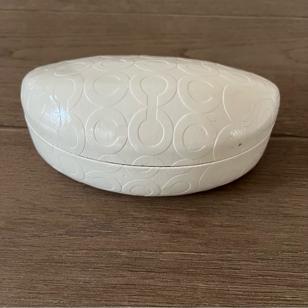 Coach Hard Sunglasses Case – Off White Signature Embossed | Preloved